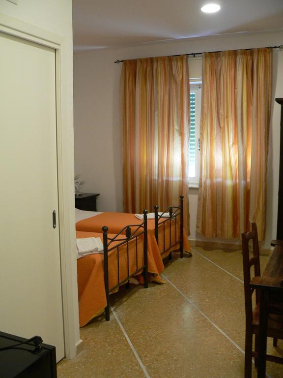 Casamare Hotel San Vincenzo Buitenkant foto